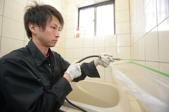 【浴室】薬剤注入処理 写真
